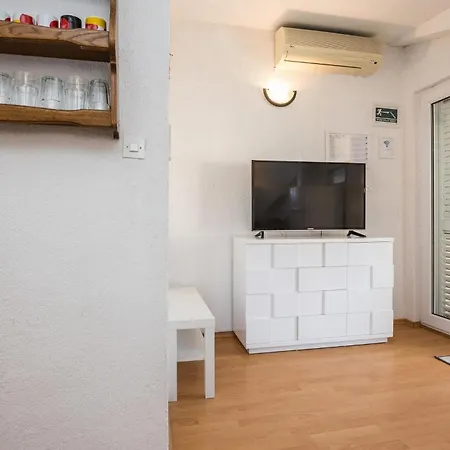 Beautiful In With Kitchen Privlaka (Zadar)